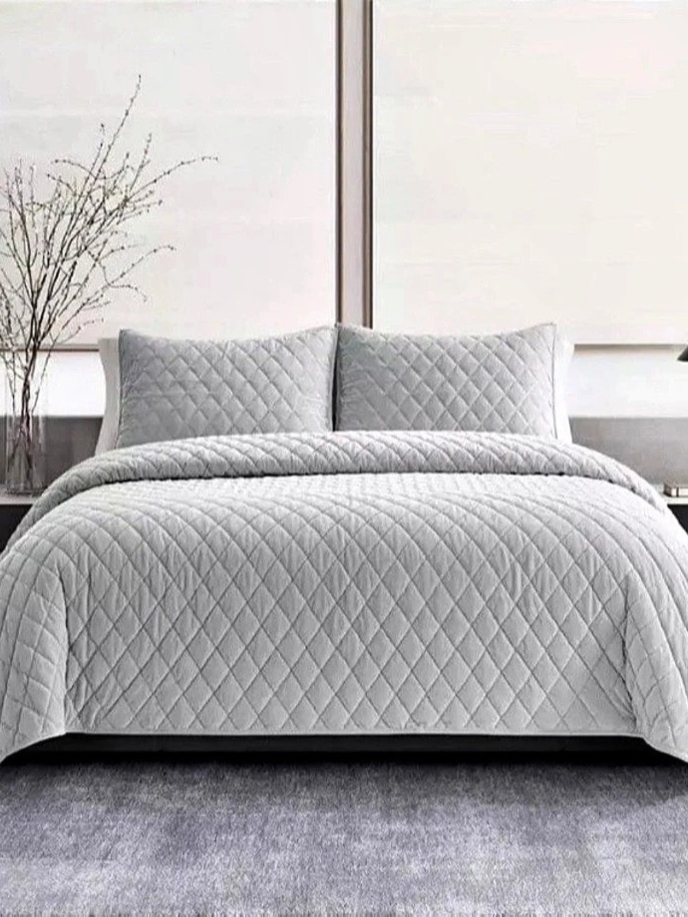 VERA WANG King Quilt Set (3-Piece) Plush Microfiber Diamond Velvet Solid Gray